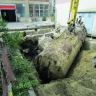 Entsorgungsarbeiten benötigen Expertise und strenge Richtlinien. Im Bild: Tankdemontage durch TERRA Umwelttechnik GmbH